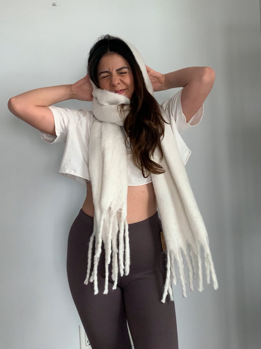 JustCozy_'s tweet photo. Wrapped in softness, styled for the season 🤍✨ Our Bouclé Scarf is the perfect blend of cozy and chic,  keeping you warm from winter days to those cool spring moments. - Because comfort should always look this good. -

#JustCozy #BoucleScarf #CozyStyle #WinterToSpring #StayCozy https://t.co/RwmFnk4v0b