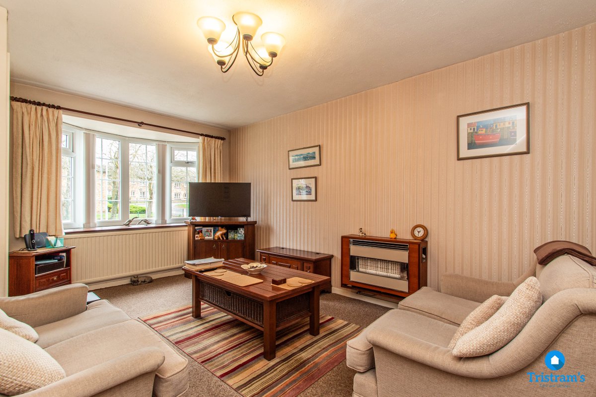 TristramsUk's tweet photo. Guide Price: £170,000
Bedrooms: 2
Property Location: Killisick Road, Arnold

This two-bedroom mid-terrace home offers well-proportioned accommodation arranged over two floors and presents an excellent opportunity for a buyer. The layout provides a practical balance of living and bedroom space, with a spacious reception room, kitchen/dining area and an enclosed rear garden with gated access and off-road parking beyond.

#SoldProperty
#ArnoldProperty
#Home
#UKproperty
#ukrealestate