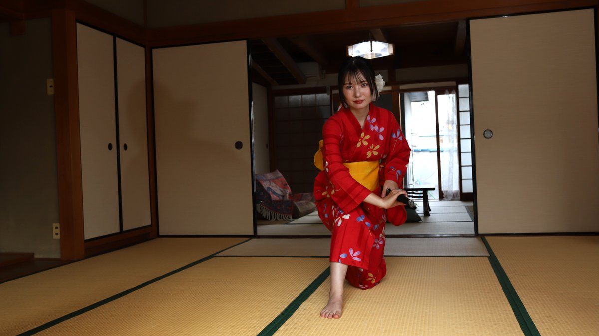 fox_az53678r1's tweet photo. #Mika さん #浴衣 #ポートレート #模造刀 #妖刀村雨 #金雲大刀 #古民家ベスト
古民家で浴衣と刀撮影♪ https://t.co/izs6qb9MQ4