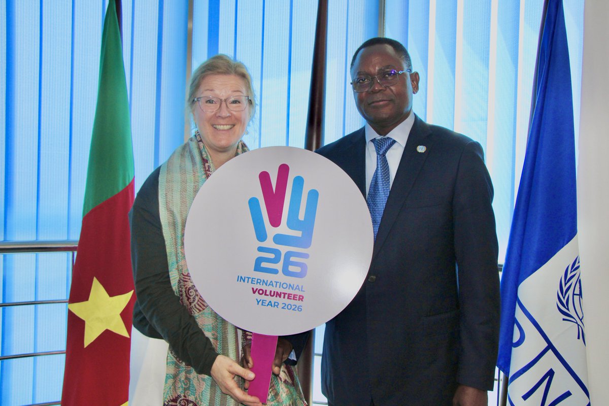 PNUDCameroun's tweet image. Our RR, Mathieu @Ciowela was honoured to welcome @UNVolunteers Deputy Executive Coordinator (DEC), Louise @ChamberlainSDGs, for a productive exchange on advancing #Cameroon’s development priorities through volunteerism. They also discussed ideas to further strengthen volunteer