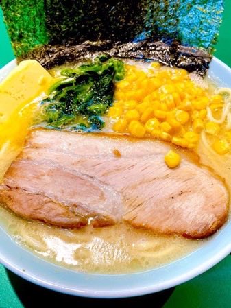 TZ7YlRZEIRmRkQj's tweet photo. 今週の限定は
『塩バターコーン』です！！
お好きな食券＋100円になります。
自家製ラー油トッピング＋50円あります

限定は水・木・日でやります！
よろしくお願いしまーす！！ https://t.co/U1T9uSdXp9