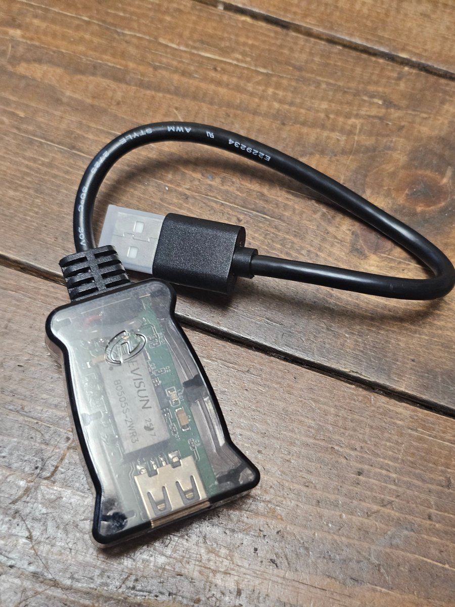 Ben_chan_'s tweet photo. AG06mk2の無音時ノイズ対策で、
PCとの間に3165系USB
アイソレーターを導入。
結果、ボリューム上げると
ちょっと耳についていた
無音時のチリチリしたノイズが
“耳をスピーカーにくっつけないと
分からない”レベルまで低減。

しばらくコレで様子見します https://t.co/hLNiTmiySo