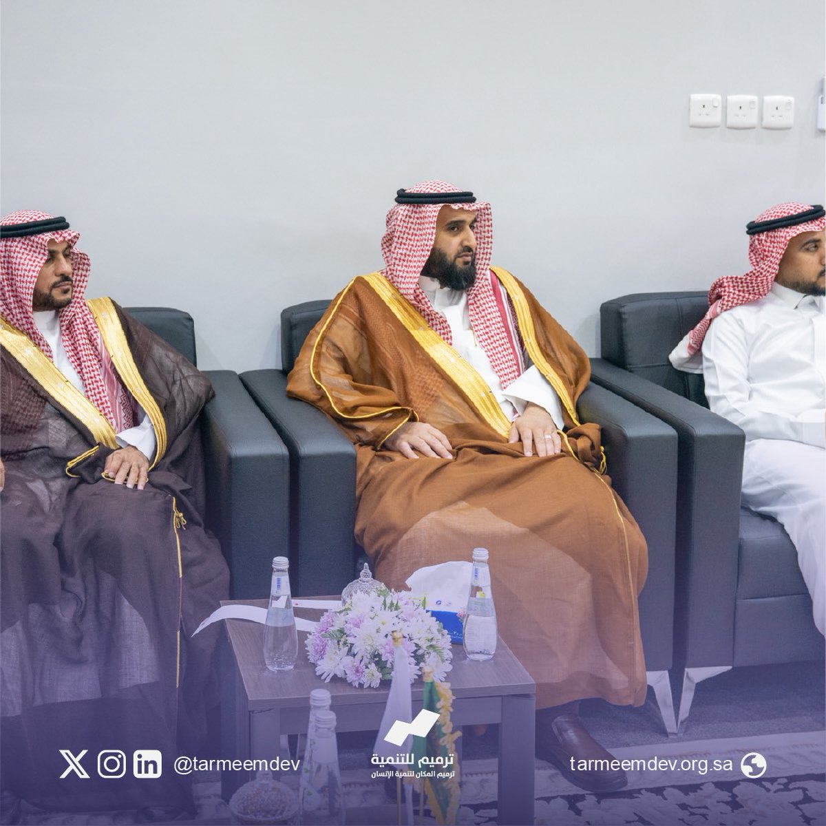 tarmeemdev's tweet photo. حيث مثّل #جمعية_ترميم_للتنمية الرئيس التنفيذي د. عبدالله آل دربه، ومثّل #جمعية_غصن للترميم رئيس مجلس الإدارة نايف بن سعود البلوي.

#ترميم_المكان_لتنمية_الإنسان https://t.co/iCsxSVaERE