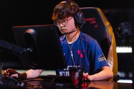 🚨k1ng 🇰🇷 RETURNS to VCT

After a 2 ½ year hiatus, the player is returning, tweeting that he is LFT.

He previously played for T1 🇰🇷 GEN.G 🇰🇷 DRX 🇰🇷 and Vision Strikers 🇰🇷