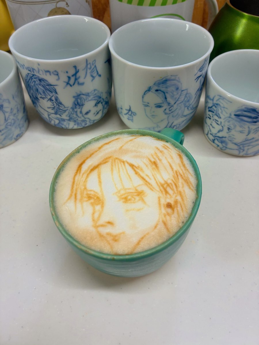 RTIMbd8MT652280's tweet image. 髪切った🗡️こんな感じかな☕️
#ラテアート
＃ファイブスター物語 
 #FSS_jp