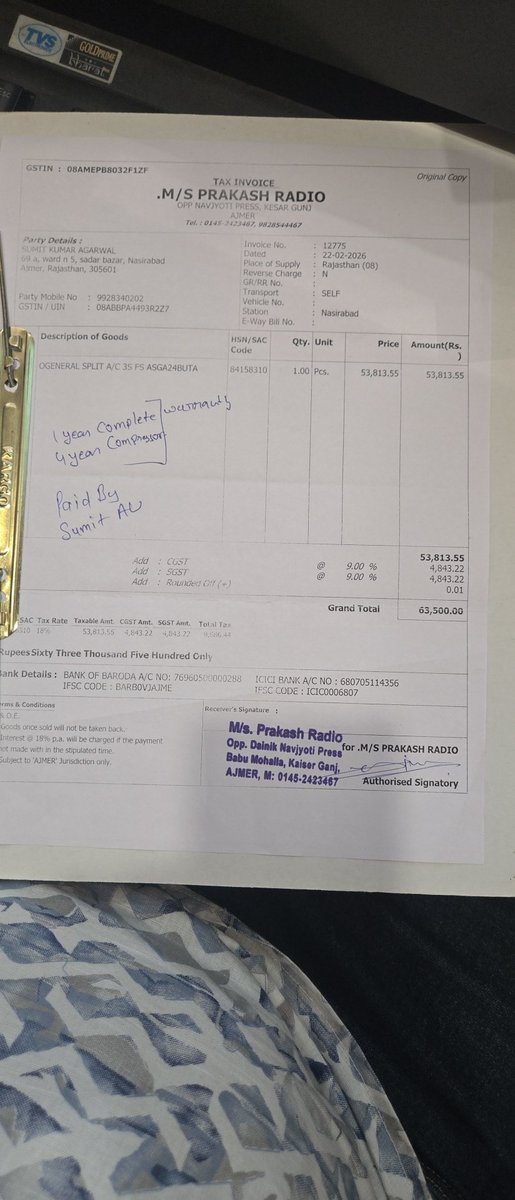 ankit_bse's tweet photo. For mistake done by staff why we bear any cost. Why company is hiring such employee that don't do their work responsibly. And staff also said that future I am not responsible for anything , talk to dealer for any kind of leakage issue. https://t.co/qjblNTR8cB
