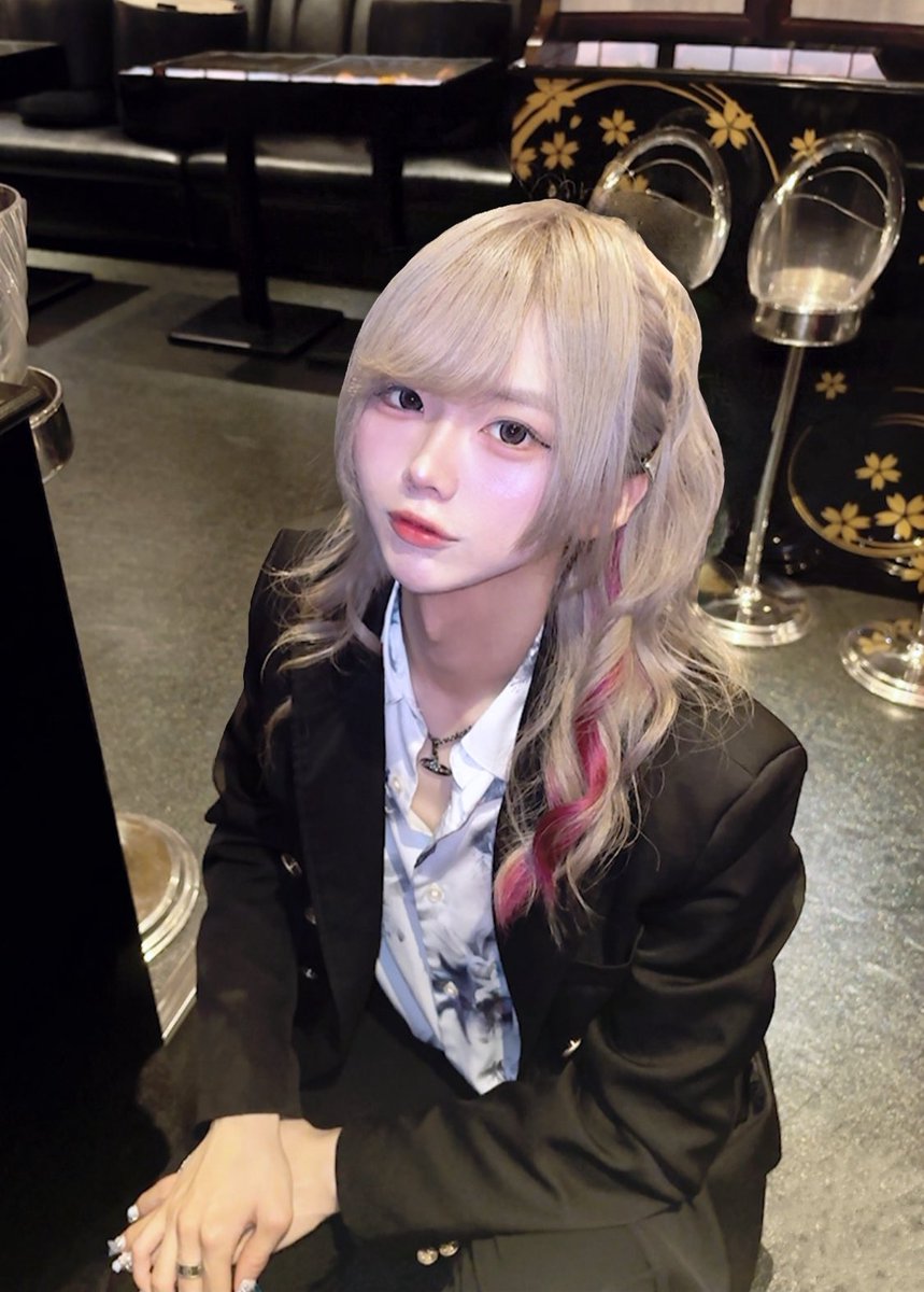 ろあはメン地下？ tweet media