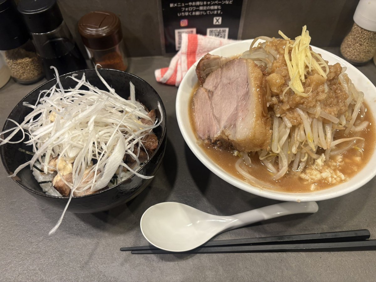 12+38=52 tweet media