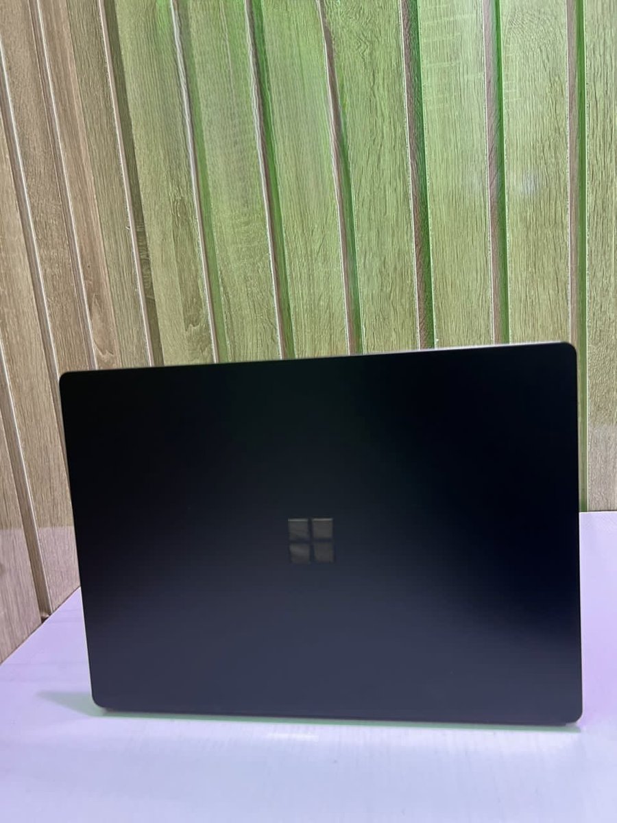 Tinktek's tweet photo. Sleek Mint Condition- 
Microsoft Surface Laptop 13inches
Core i7 10th Gen
512ssd
16gb Ram
QHD Touchscreen Display
Face-ID Unlock
Keyboard Light

Free Laptop Bag  

₦700,000 https://t.co/MSCqV5Fqt3