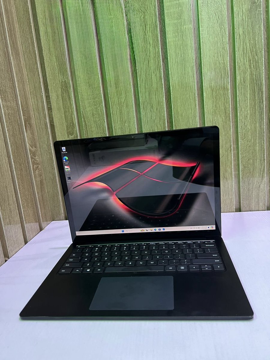 Tinktek's tweet photo. Sleek Mint Condition- 
Microsoft Surface Laptop 13inches
Core i7 10th Gen
512ssd
16gb Ram
QHD Touchscreen Display
Face-ID Unlock
Keyboard Light

Free Laptop Bag  

₦700,000 https://t.co/MSCqV5Fqt3