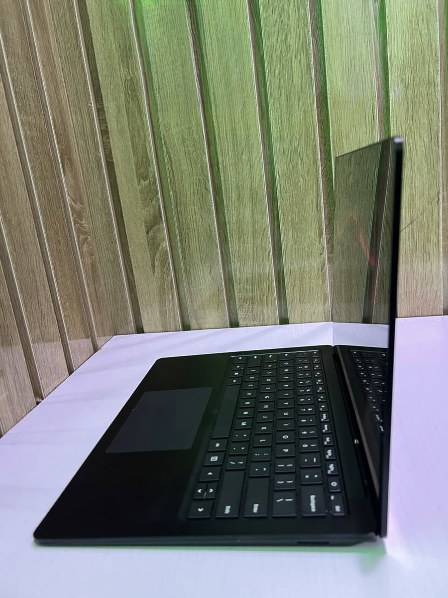 Tinktek's tweet photo. Sleek Mint Condition- 
Microsoft Surface Laptop 13inches
Core i7 10th Gen
512ssd
16gb Ram
QHD Touchscreen Display
Face-ID Unlock
Keyboard Light

Free Laptop Bag  

₦700,000 https://t.co/MSCqV5Fqt3