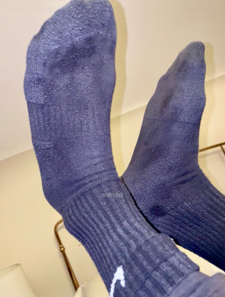 ladsoles's tweet photo. Black socks for a change today... why are my feet always so sweaty?! I've just put these on 😂 https://t.co/QcOzZXk1Za