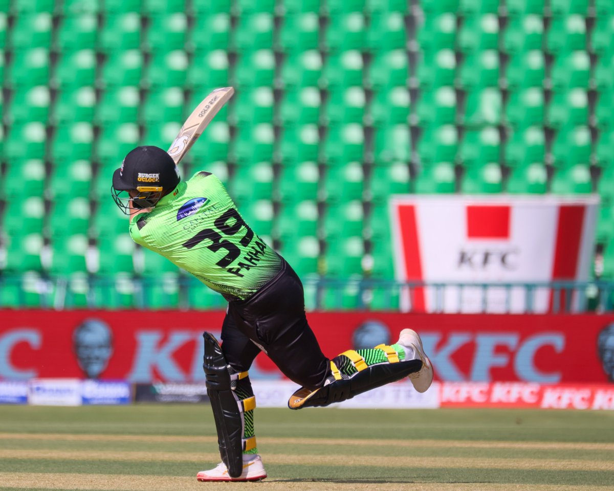 thePSLt20's tweet image. The powerplay legend of Fakhar continues...🔥

#HBLPSL11 | #NewEra | #LQvQG