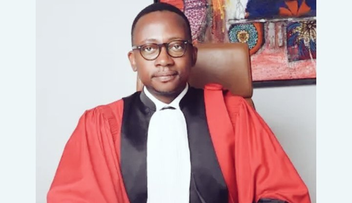 dambe_kombate's tweet image. #Bénin, 2016–2026 : anatomie d'un #rétrécissement démocratique.

Depuis l'accession de @PatriceTalonPR au pouvoir, le paysage politique béninois s'est méthodiquement vidé de ses voix dissidentes. Le mécanisme est connu : poursuites judiciaires ciblées, tribunal d'exception (la