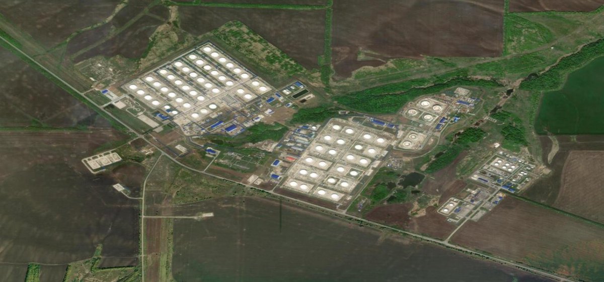 NOELreports's tweet image. ❗️Ukrainian SBU drones have struck the Samara oil pumping station, reportedly hitting five crude storage tanks of 20000 cubic meters each linked to Urals export supply. #Ukraine