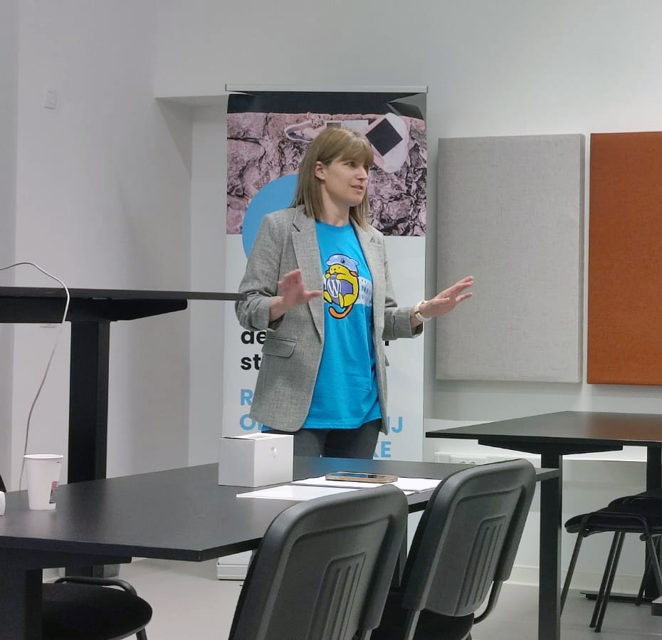 Neuralab tweet media