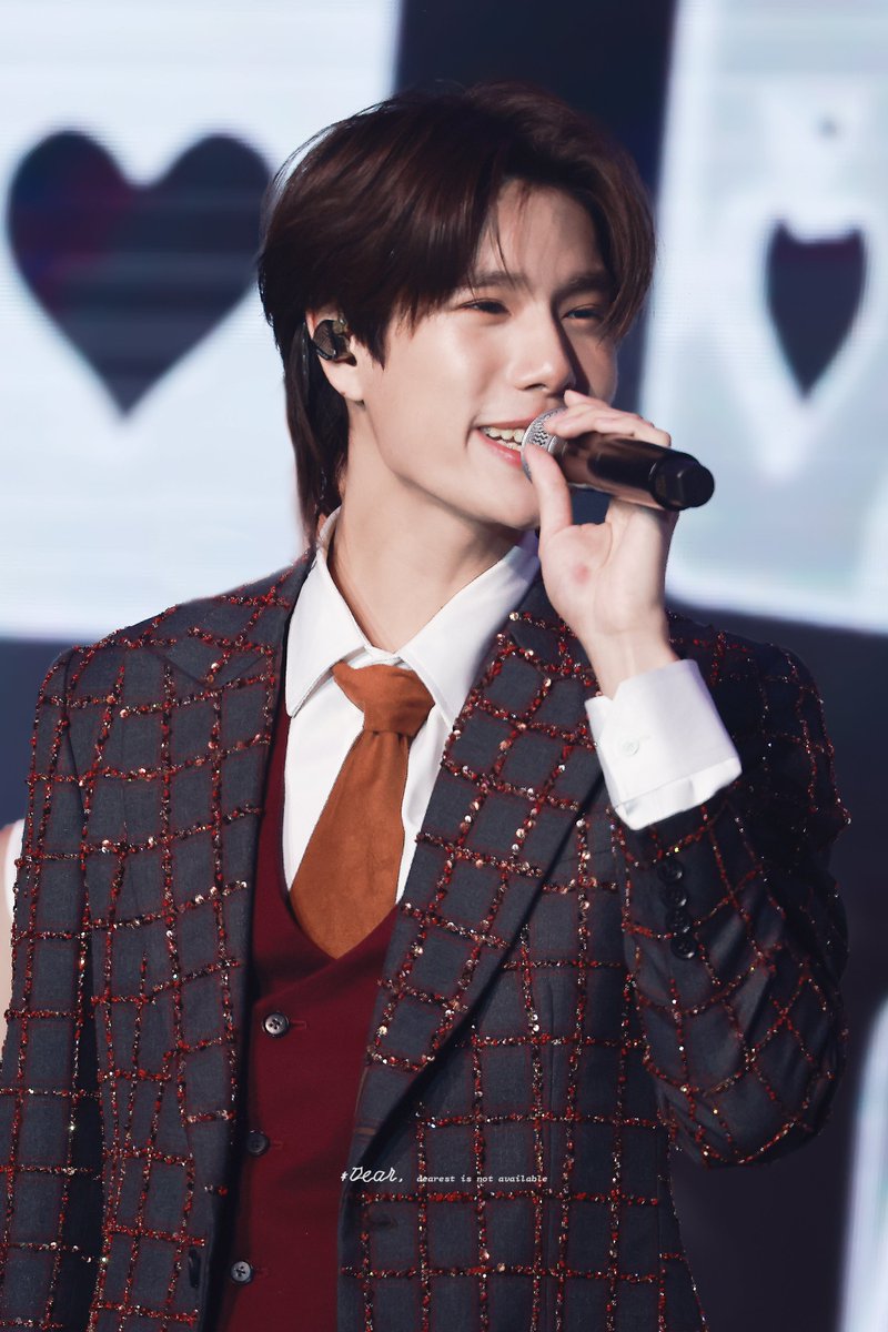 𝑫𝑬𝑨𝑹 tweet media