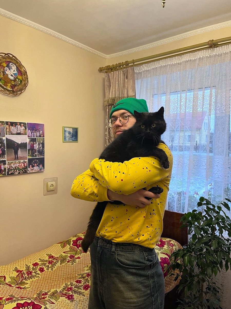 Facehugged tweet media