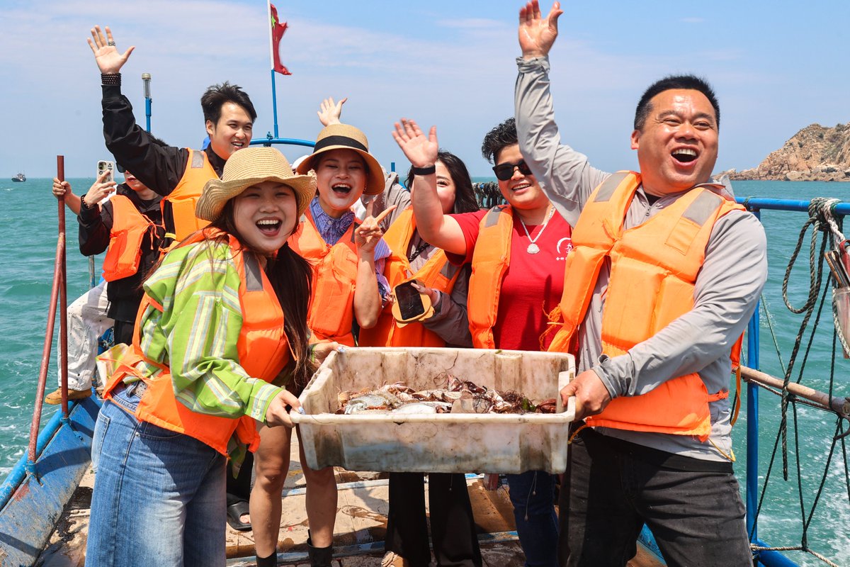 HolaFujian's tweet photo. ๐ ๐ฆ ๐๐ฆ Spring is the perfect time to savor fresh seafood. Dongluo Island in Fuzhou has introduced its unique "seafood mystery box, " attracting countless visitors.
๐ Catch, cook, and taste the seafood on-site โ experience the life of local fishermen firsthand, filled with surprises and excitement every step of the way! ๐
#Seafood #SeafoodMysteryBox #DongluoIsland #Fuzhou @FuzhouCity @fujiantravel @LetChinese
@chinaconsulist @zhang_heqing @libelula_group
@AmbCina @LiaoningC @i_luoyang @TastesChina
@cultureCHN @China_Amb_Mdv @InvestShanghai
@CCGBelfast @EmbSuarezSalvia @investing_china
@ChinaCG_HH @salahzhang @consulat_de @ihenan_
@iloveguizhou @MFAORmv @izhejiang @Logan_ology