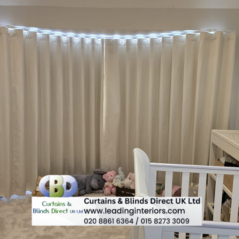 CBDUKLtd's tweet image. Final measurement visit in Hemel Hempstead for bespoke curtains and voiles prior to manufacturing. #CurtainSurvey #HemelHempstead #BespokeInteriors