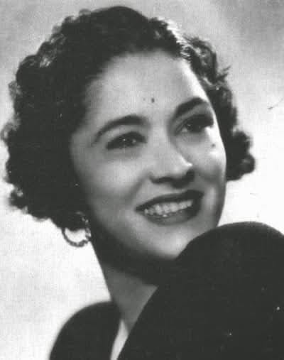 MujeresPasado's tweet image. #TalDíaComoHoy de 1904 nace Mercedes Celia Simone #actriz, #cantante de tango, #compositora y #letrista argentina. Fue apodada "La Dama del Tango". Una de las figuras emblemáticas del tango argentino que también fue popular en Brasil, Chile, Colombia y Cuba.
