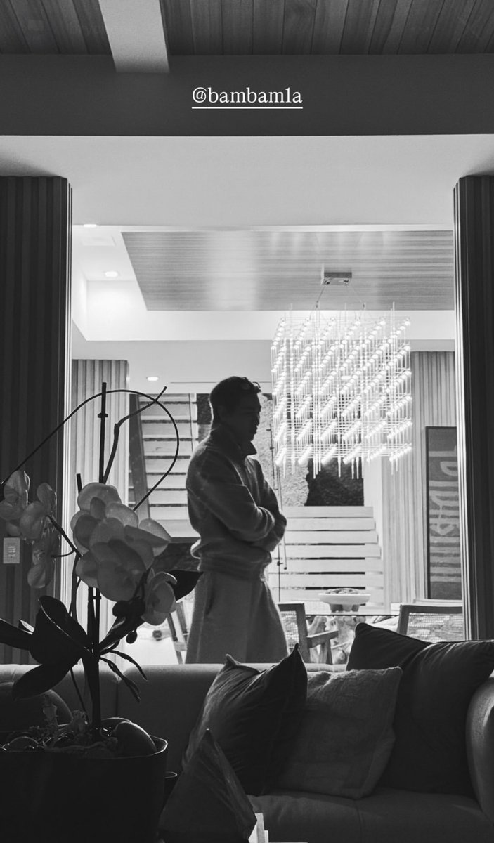 กรี๊ดดดดด เจอตัวแล้วววววววว เพลงงอกอีกแน่~😍😍😍😍

#BamBam #뱀뱀 <a href="/BamBam1A/">BamBam</a>