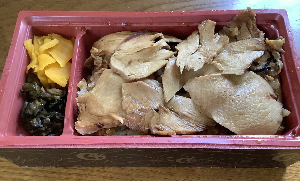 ももやん tweet media