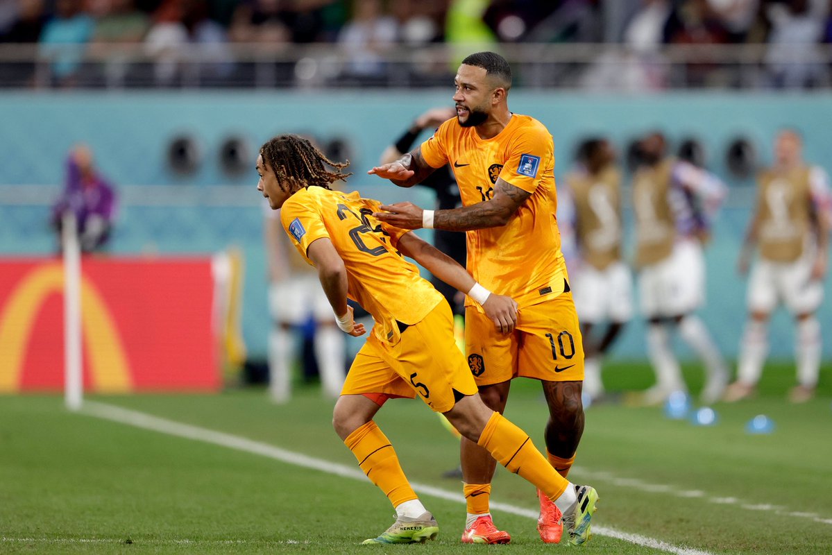 OnsOranje's tweet image. When it all started! ✨

Xavi Simons made his Oranje debut at the #FIFAWorldCup 2022 🌍

#NothingLikeOranje #HBD