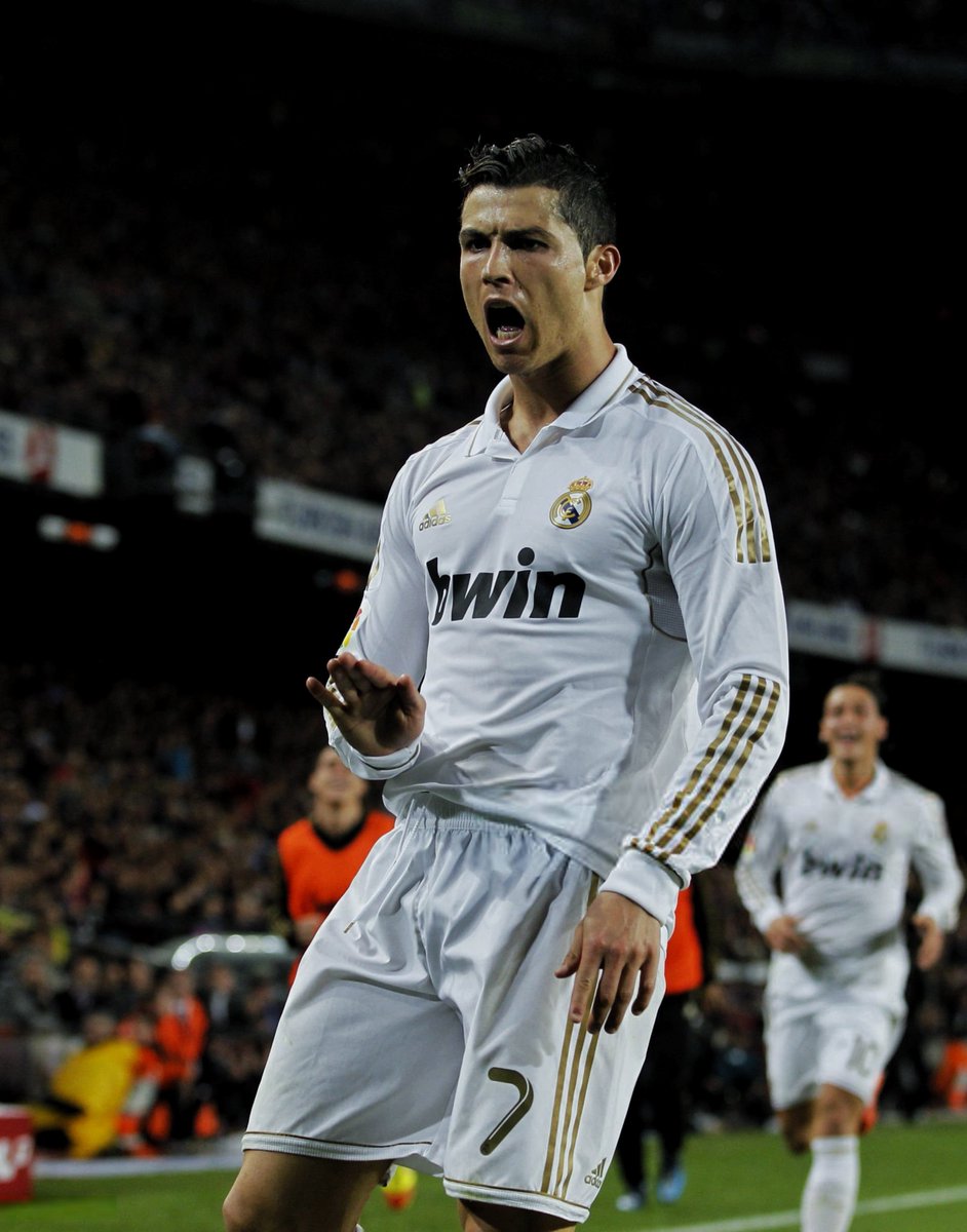 _gjr7's tweet image. "Calma , Calma"

- في مثل هذا اليوم قبل 14 سنة 📆..

- كتب الاسطورة كريستيانو رونالدو نهاية اعظم جيل في تاريخ برشلونة "برشلونة بيب"
و حسم الدوري لـ ريال مدريد بعد الجام 90 الف متفرج بالكالما كالما 🐐🔥 .

#RMABAR - #CristianoRonaldo 
 #RealMadrid - #ElClásico