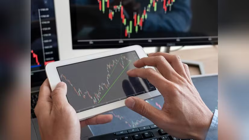 bsindia's tweet image. #MarketsWithBS | Nifty SmallCap hits 200-DMA; these 3 stocks can surge up to 50%: Analyst

@rex_cano #Markets #sharemarket #stockmarket #Nifty #SmallCap
mybs.in/2g5SEUv