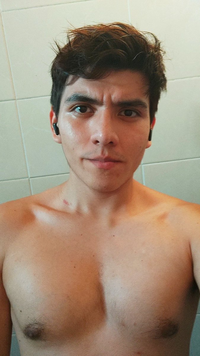 hectorloeza18's tweet photo. 🪩💜 https://t.co/ovVbJRaKXm