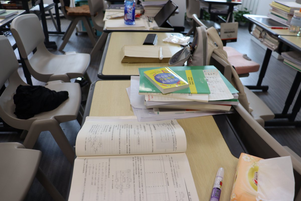 melsonsamuel's tweet image. "New semester, fresh start!  Chase goals, embrace growth—your next chapter begins now. Let’s make it count! #BackToSchool"