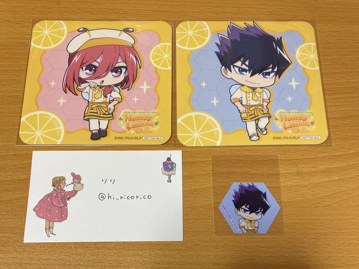 hi_ricorico's tweet photo. 【交換】ブルーロック　コラボカフェ本舗　ブルロ　honey lemon cafe 特典　ドリンク　箔押し風カード　箔押しカード

【譲】凛　氷織　潔　千切　烏（希望あればシールは🎁）

【求】コースター　玲王
購入特典　等身玲王　SD凪　冴（友人分）

大阪市内手渡しor郵送にて
よろしくお願いいたします。 https://t.co/QDdaBNCjXn