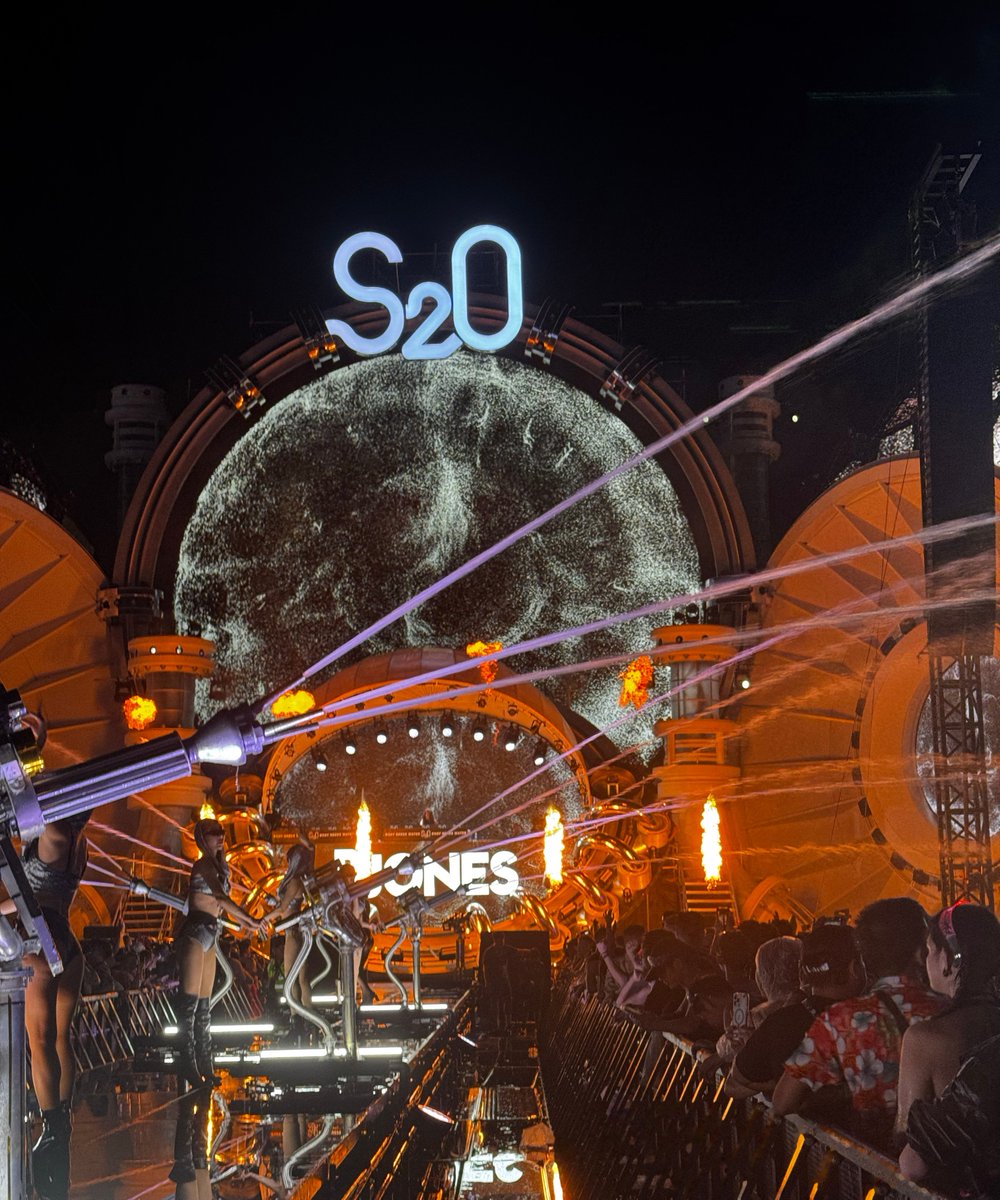 MariaJo44683346's tweet image. "Join our [社团名] Movie Night this Friday!  Popcorn, classics, and new friends—7 PM at [地点]. DM for deets! #FilmClub #FridayVibes"