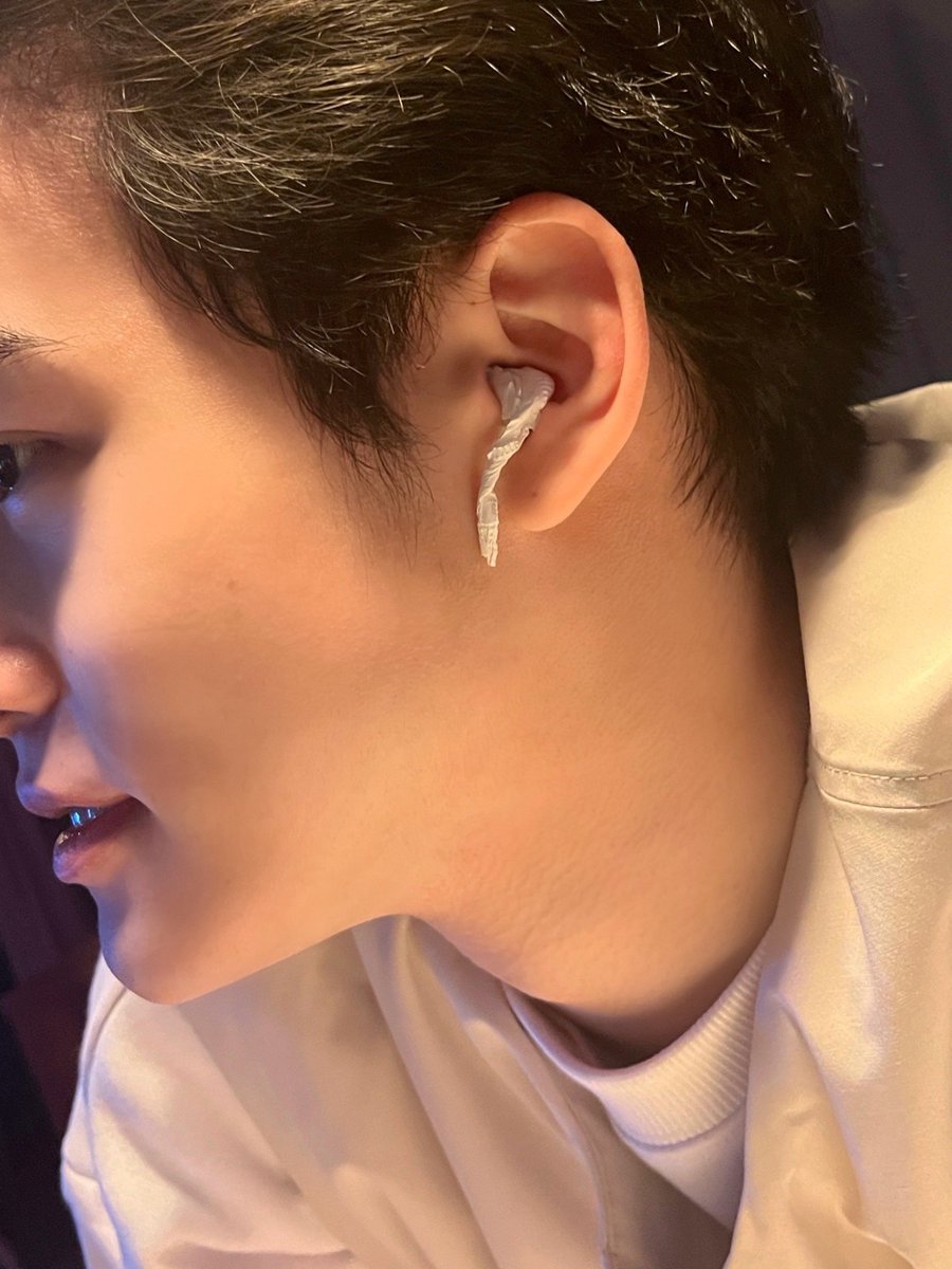 MCND_official tweet media