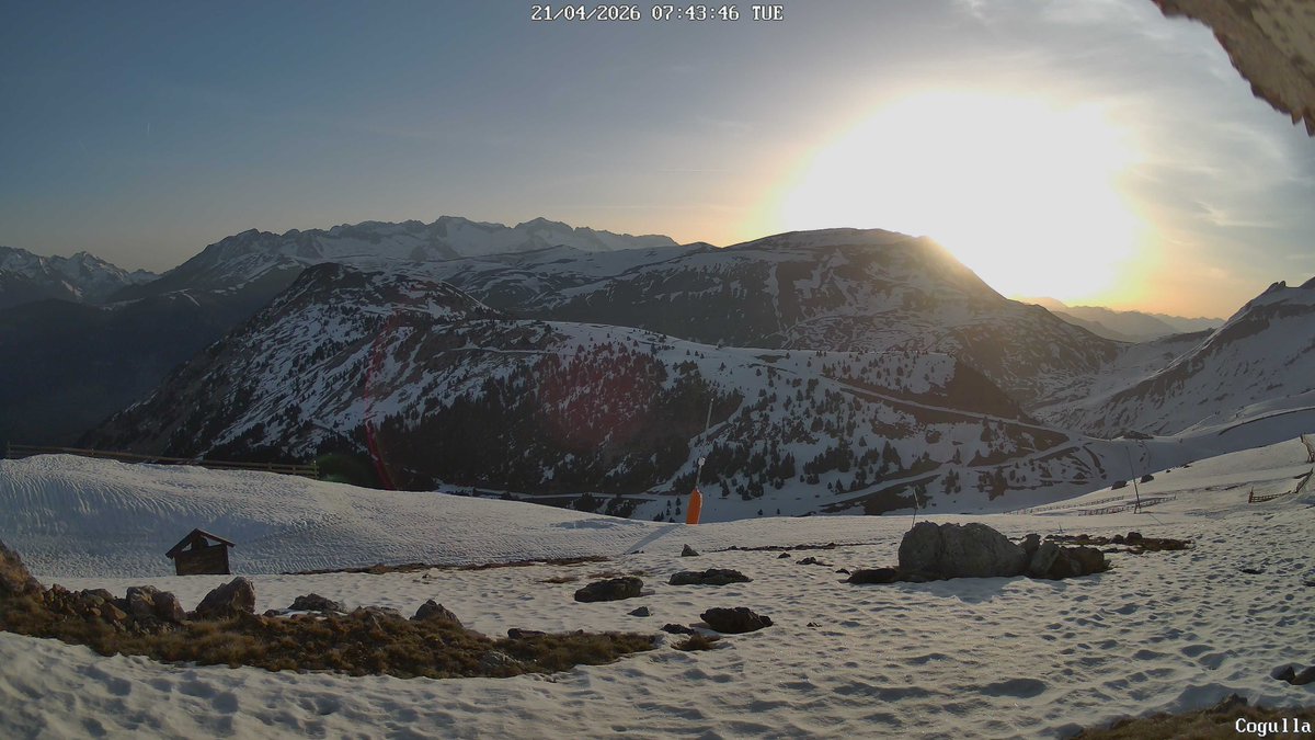 meteobenas's tweet photo. Amanece el día 21 de abril de 2026.
Mínima y actual de 7,7ºC en #Benasque. Mínima de 4,8ºC en el #Cogulla.
Buenos días. https://t.co/IAuORDSOo2