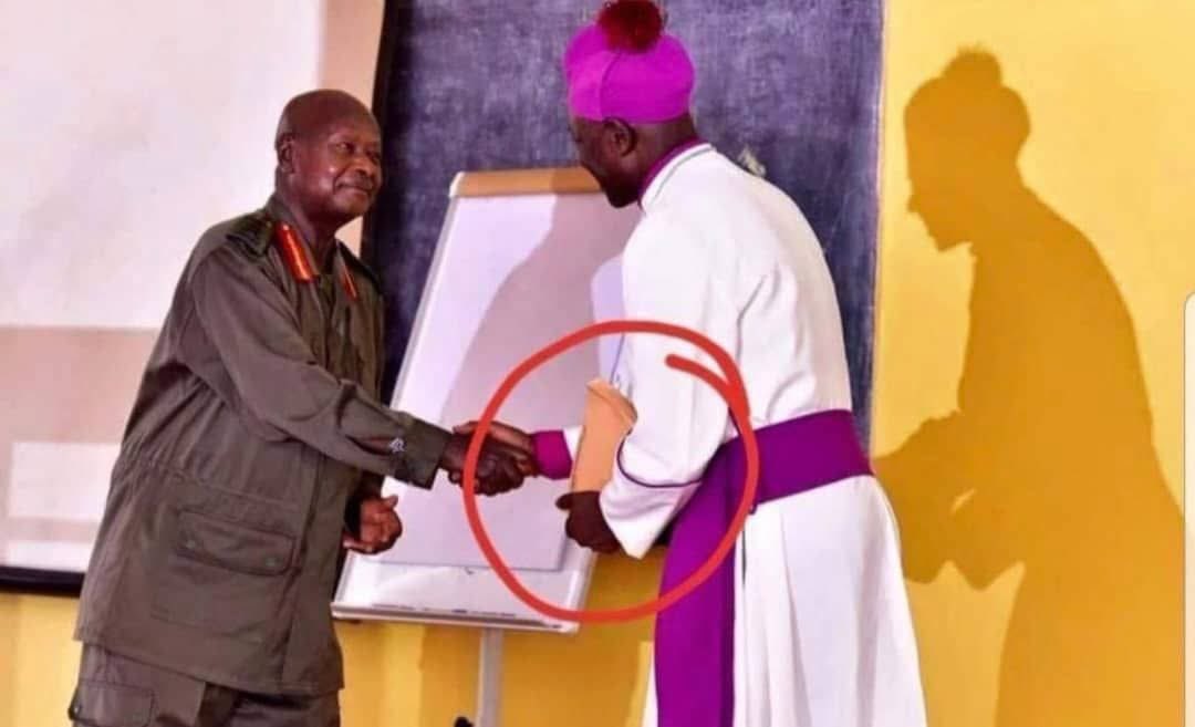 😄 KAZIMBA Mugalu of Church of Uganda mufere wa M7, Spire <a href="/SpireJim/">Jim Spire Ssentongo</a> will never disappoint, here at Luzira but dying of laughter 😃 

Fundraising is ongoing via 0701881231 0787263086