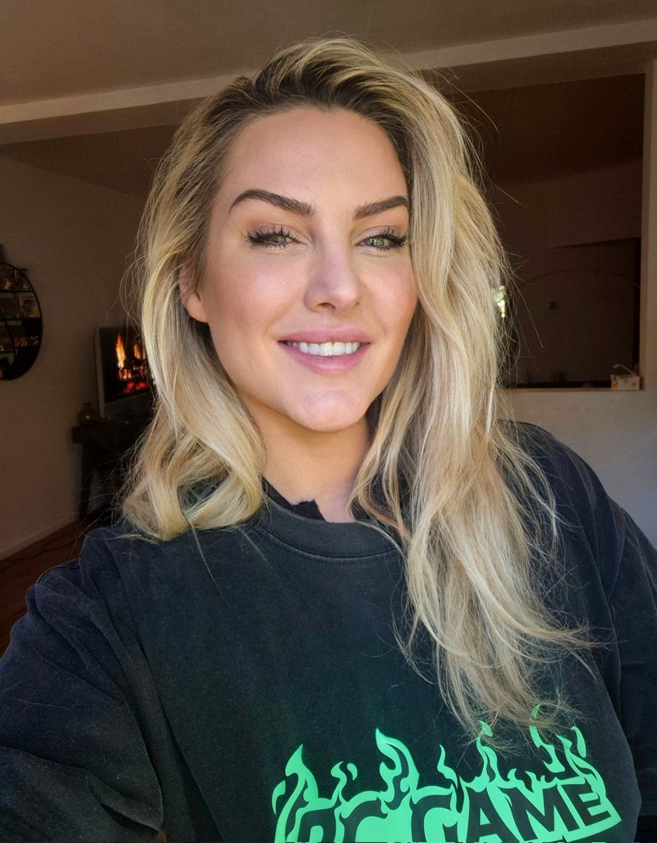 𝓜𝓲𝓼𝓼 𝓡𝓸𝓼𝓮 ⚘️ tweet media