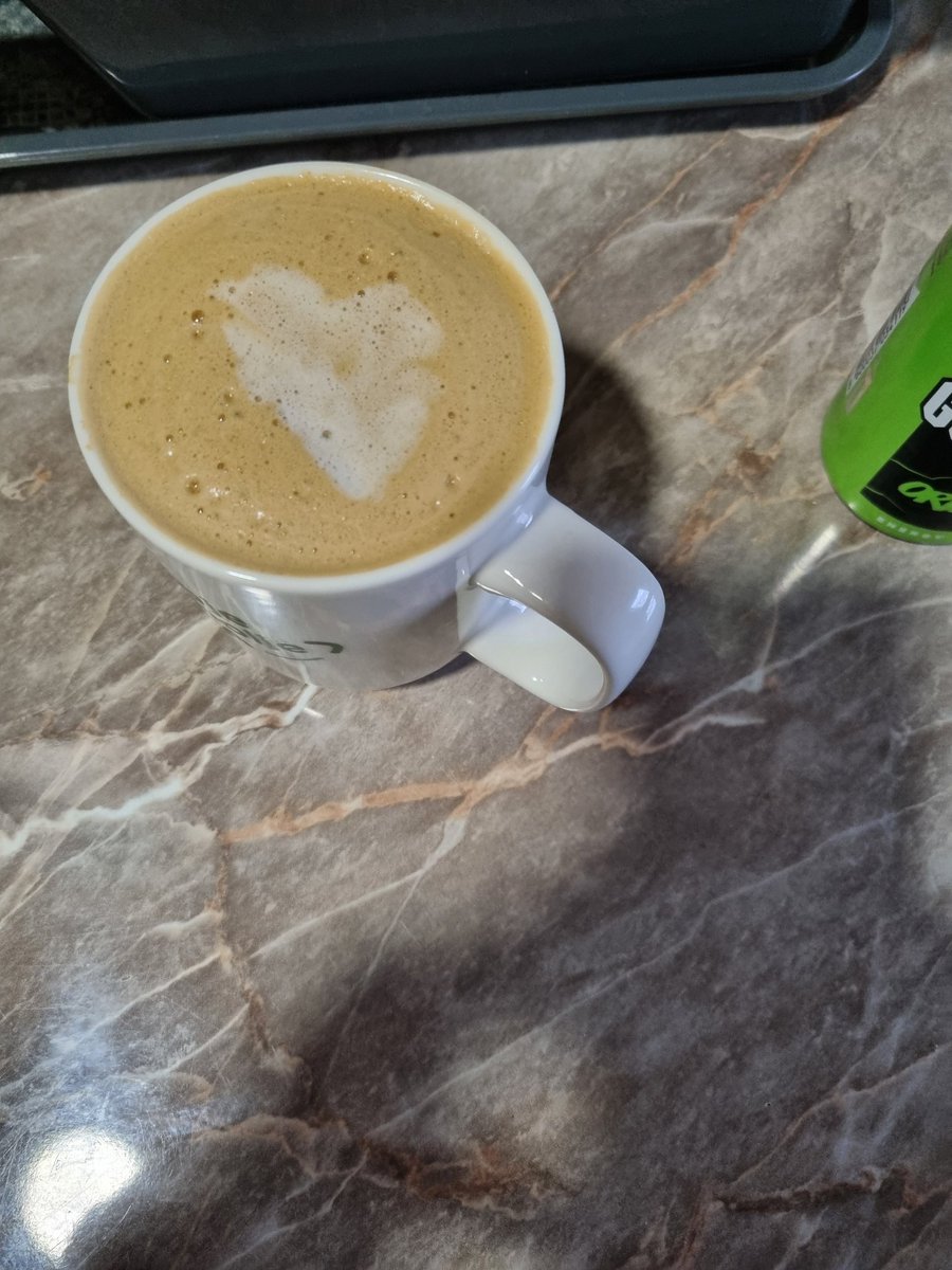 DakaDesk992's tweet photo. #coffee #heart
#silence ; --]) https://t.co/swMwUwKZpC