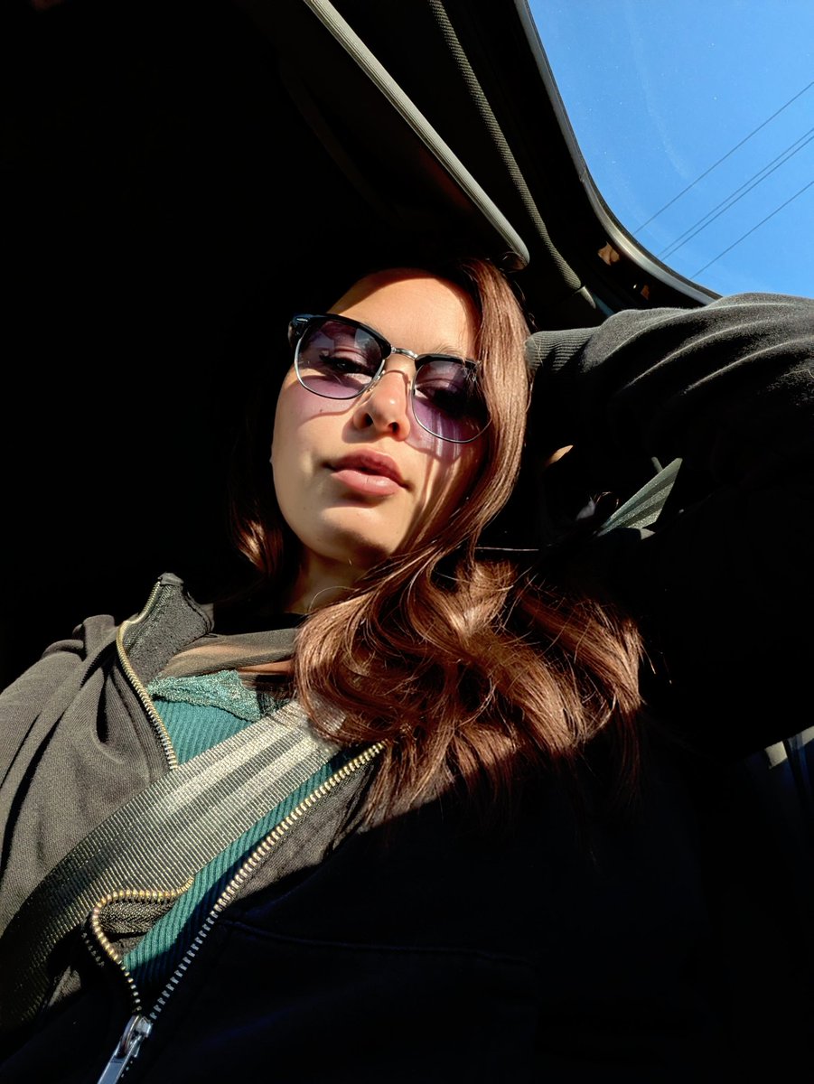 Auf dem Weg zum Frühstücken mit <a href="/VioletYourGod/">VioletSupremacy</a>
Ihr dürft euch nützlich machen 🫰