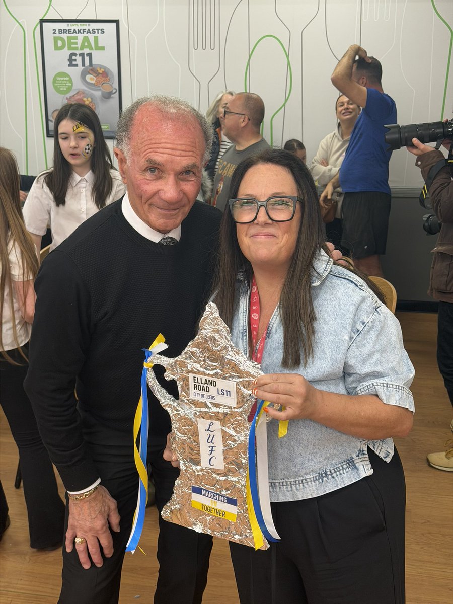 Clair (aged 48) 🤣 making my FA cup trophy with 72 FA cup winner Paul Reaney!

These guys need cherishing 💛💙