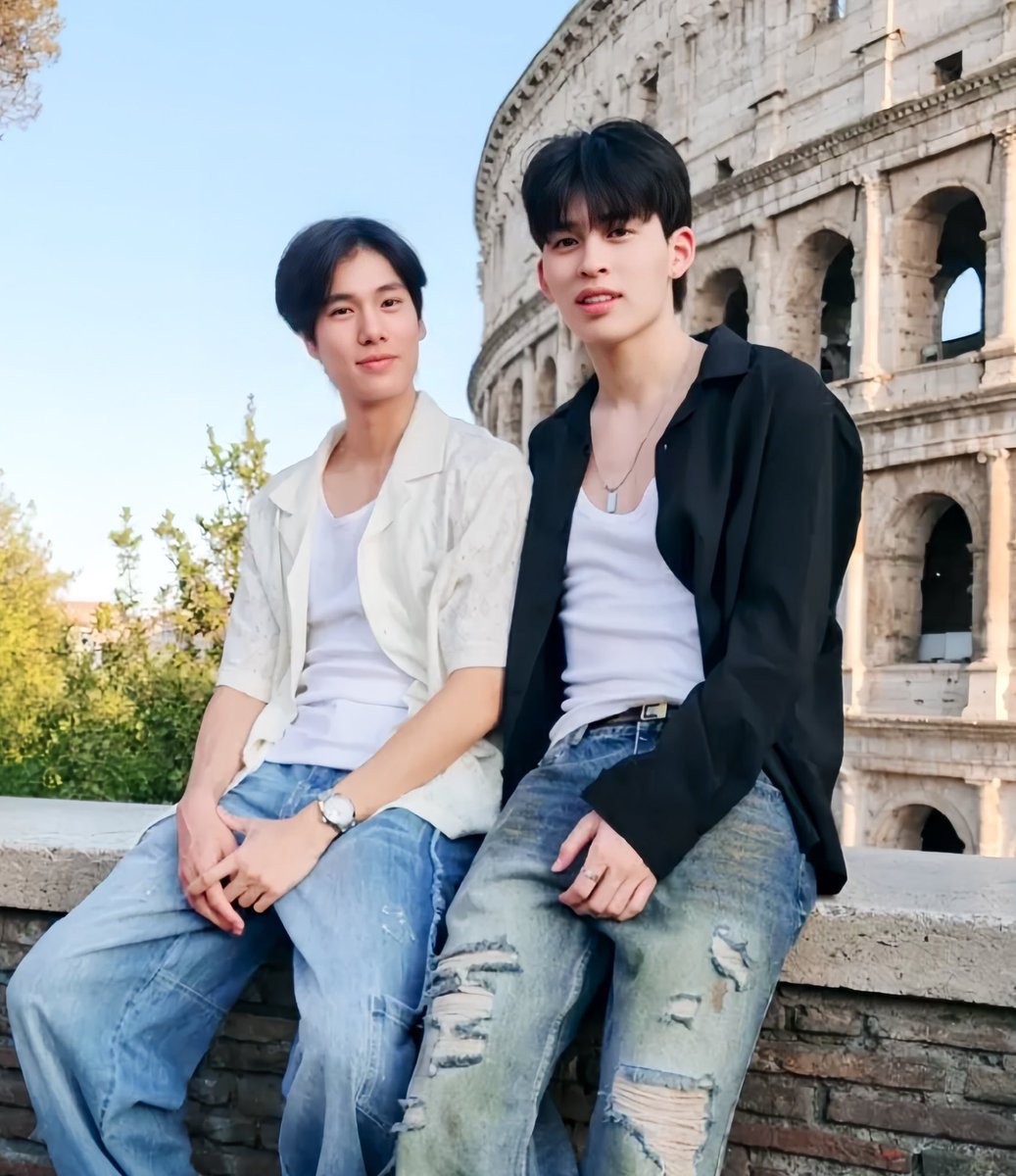 𝒮𝑒𝑒 𝓉𝒽𝑒 𝓇𝒾𝑔𝒽𝓉 tweet media