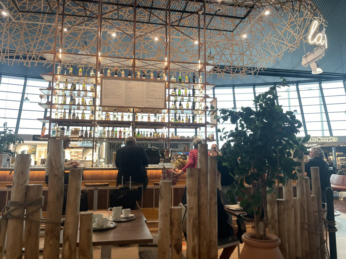 ldupin's tweet image. 🚨 Just found at Nice airport this morning, in the boarding room, an #Ipad with blue dark cover, forgotten on an armchair… I gave it to the bar (La Plage) just beside #aietech #intranslation (please RT)