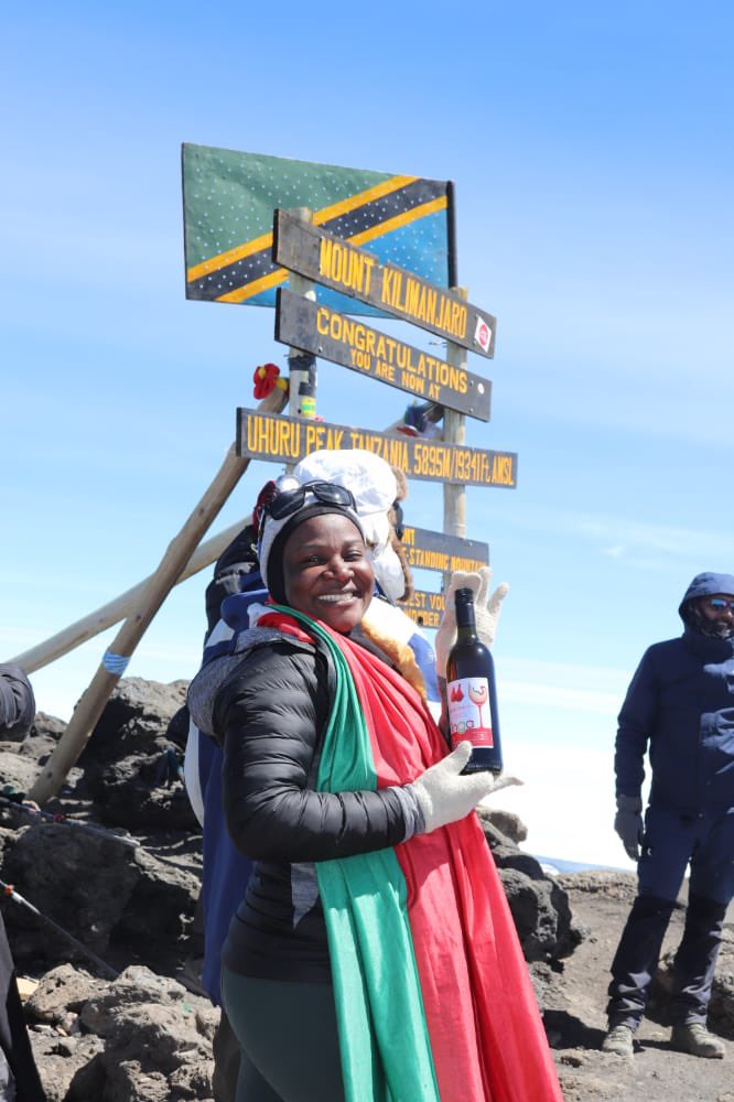 LingaWine's tweet image. Great memories of the brave young Malawians who conquered the mighty #Kilimanjaro complete with Linga Rosella #Wine! Thank you @adven_withcolby @adventures_feet
