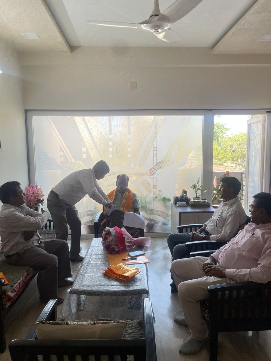 RawatML7's tweet image. 📍उदयपुर 

आज उदयपुर आवास पर जनसुनवाई।

“जनता की सेवा ही हमारा सर्वोच्च कर्तव्य है” — इसी संकल्प के साथ निरंतर कार्यरत। 

#loksabhaconstituency #Udaipur #JanSunwai