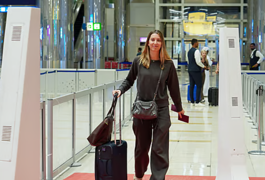 JSB_incdxb's tweet image. Dubai's ports are seeing a surge in global arrivals — and it's no accident.

GDRFA Dubai's Lt. Gen. Al Marri: "We manage a gateway of hope and stability."

Dubai is the world's compass for safety, trust &amp;amp; stability. 🇦🇪

#Dubai #UAE #GDRFA