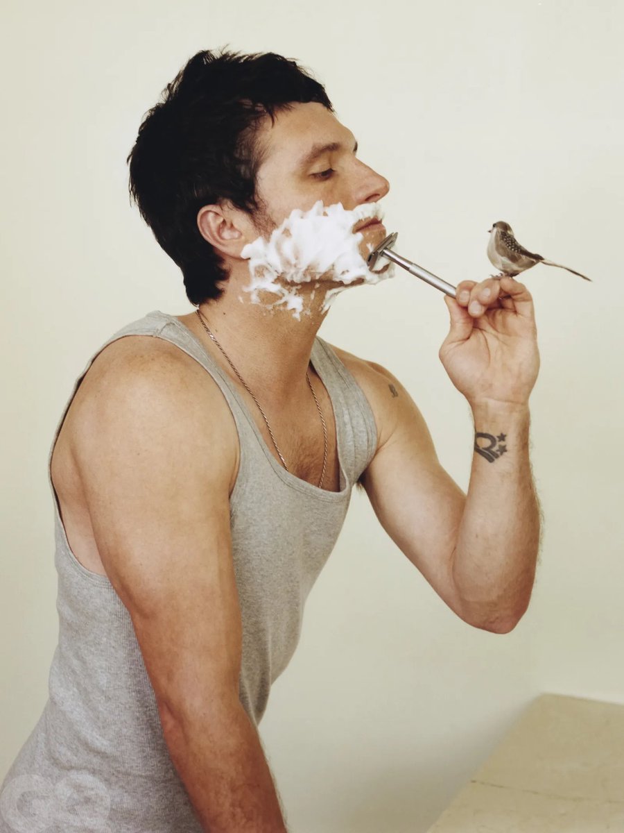 haderfluffyhair's tweet photo. Oh we where feed yesterday god dame it josh Hutcherson https://t.co/QCbb37tXFw