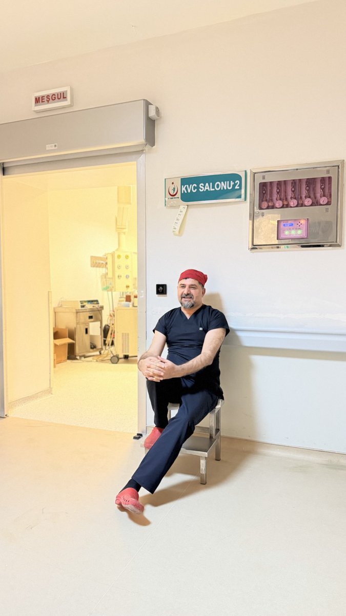 sezginDr's tweet photo. Günaydın dostlarım 
Güzel bir gün ve ameliyat olsun dualarınızla kalbi durdurmadan by pass yapıcaz https://t.co/dj7aMQa89w