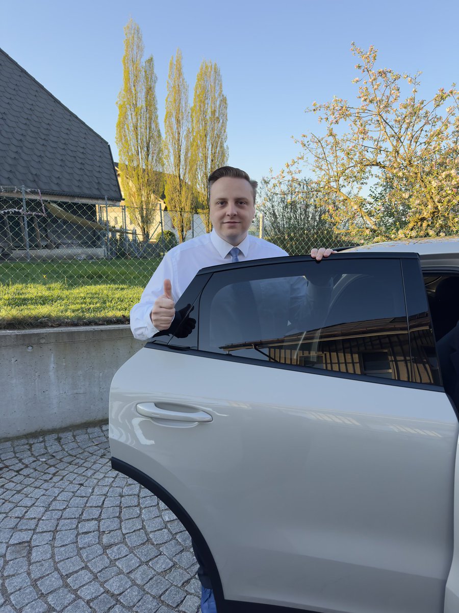 JeunesUdc's tweet image. Aujourd'hui, le #TribunalFédéral à #Lausanne se prononce sur notre recours concernant le droit de vote relatif au référendum sur l'E-ID du 28 septembre 2025.

Nous espérons un jugement équitable pour le bien de la liberté du peuple suisse ! 🇨🇭#eid