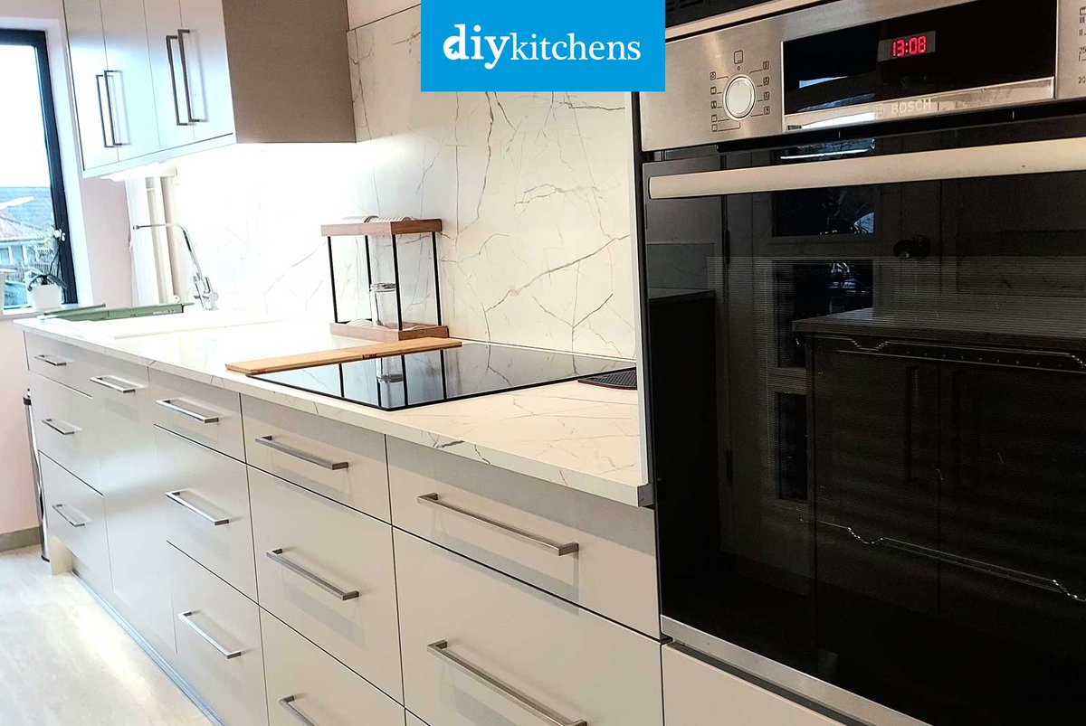 DIY_Kitchens's tweet image. 🌟 Tony from Reading shows us her completed Innova Carrera Cashmere Shaker #kitchen, supplied by DIY Kitchens (Ref:4342) - bit.ly/CustomerKitche…

Visit diy-kitchens.com to see how much you could save on your dream kitchen! 

#carrera #modernkitchen